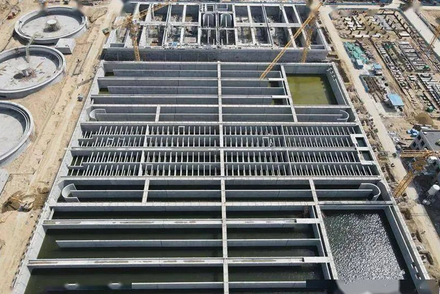 Projeto de estação de tratamento de esgoto do parque industrial petroquímico de Shandong Yulong-estação de tratamento de esgoto tanque de sedimentação secundária tanque de lama e pipeline de tanque de escória